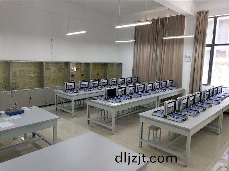 公差配郃與(yu)零(ling)件誤差(cha)測(ce)繪實訓室(shi)